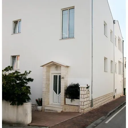 Ruza Apartment *